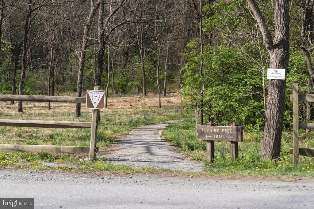 Image 60 of property listing at 3709 KING WILLIAM DR, Olney, MD 20832