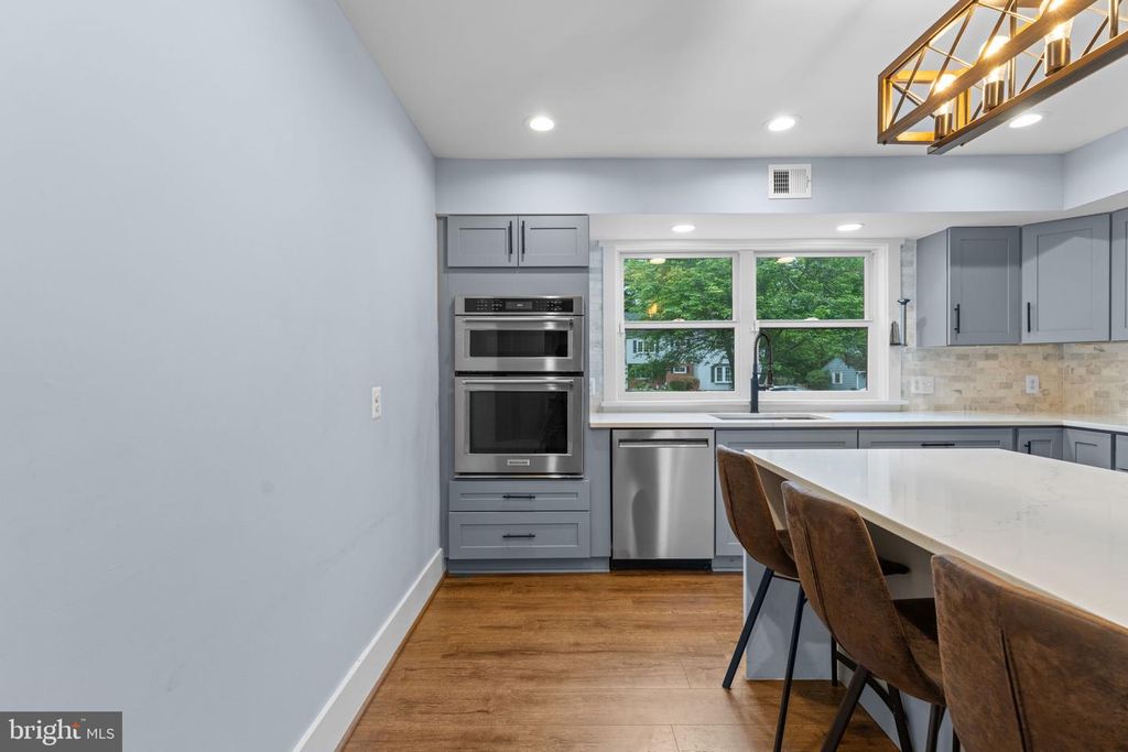 Image 8 of property listing at 3709 KING WILLIAM DR, Olney, MD 20832