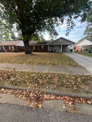 4195 CAMELOT AVE, Memphis, TN 38118