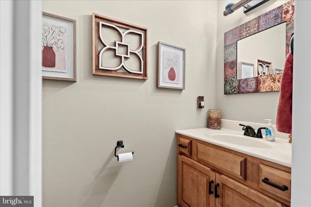 130 JULIA LN, Manheim, PA 17545