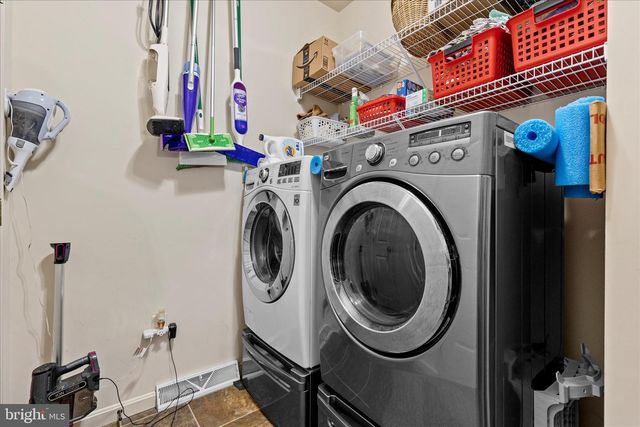 130 JULIA LN, Manheim, PA 17545