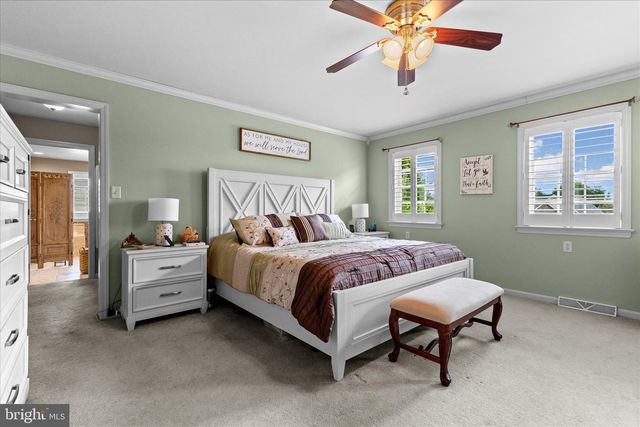 130 JULIA LN, Manheim, PA 17545