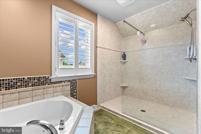 130 JULIA LN, Manheim, PA 17545