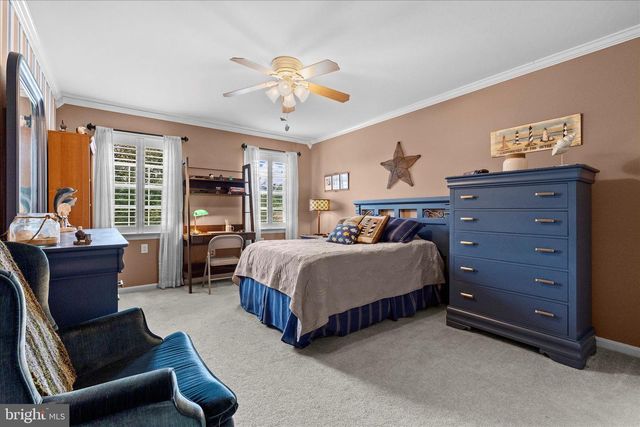 130 JULIA LN, Manheim, PA 17545