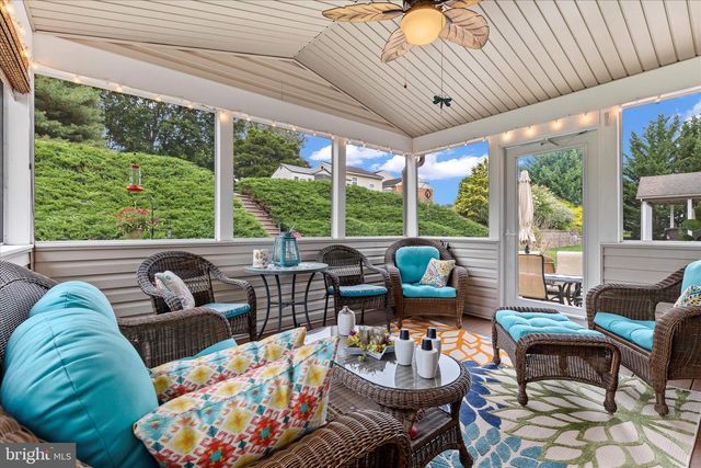 130 JULIA LN, Manheim, PA 17545