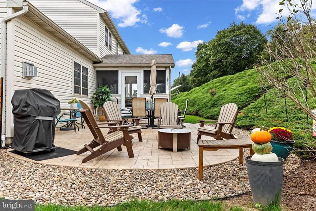 130 JULIA LN, Manheim, PA 17545