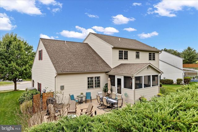 130 JULIA LN, Manheim, PA 17545