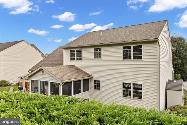 130 JULIA LN, Manheim, PA 17545