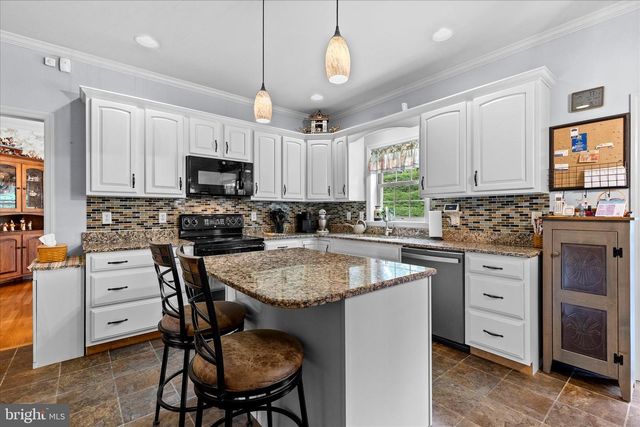 130 JULIA LN, Manheim, PA 17545