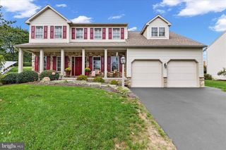 130 JULIA LN, Manheim, PA 17545