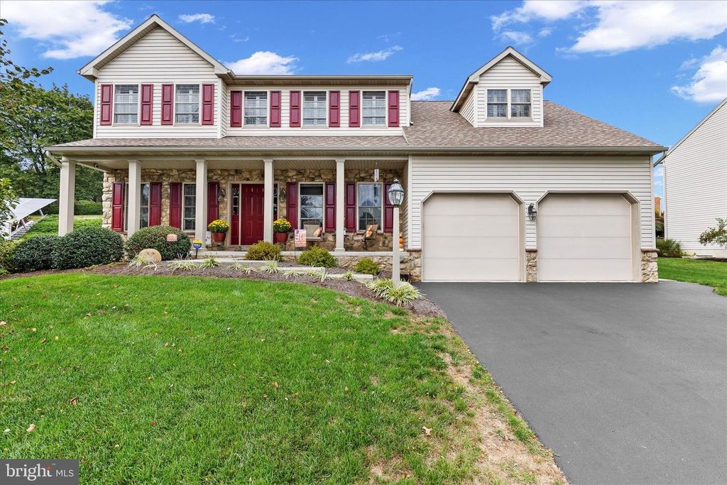 130 JULIA LN, Manheim, PA 17545