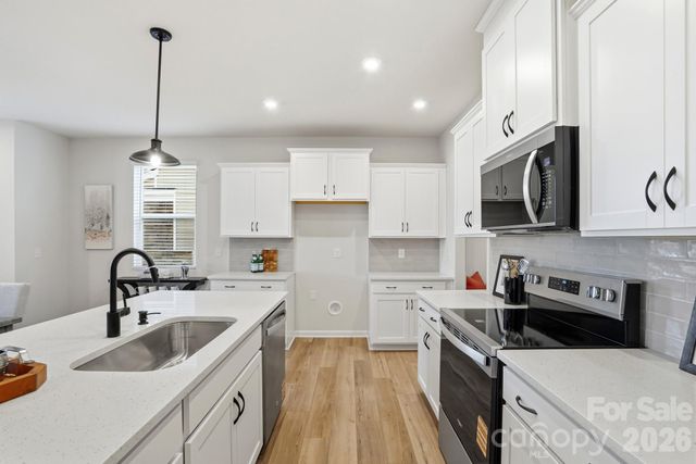 3818 Cheyney Park Drive, Charlotte, NC 28269