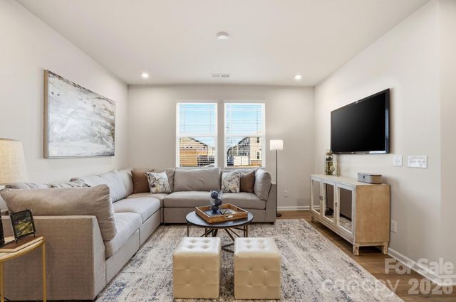 3818 Cheyney Park Drive, Charlotte, NC 28269