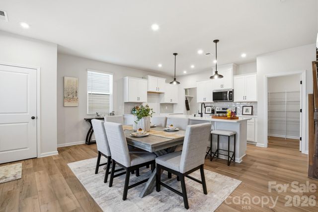 3818 Cheyney Park Drive, Charlotte, NC 28269