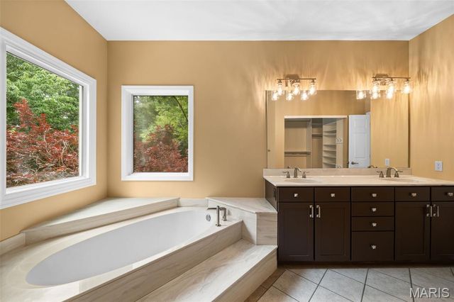 2582 Christopher Oaks Court, Unincorporated, MO 63129