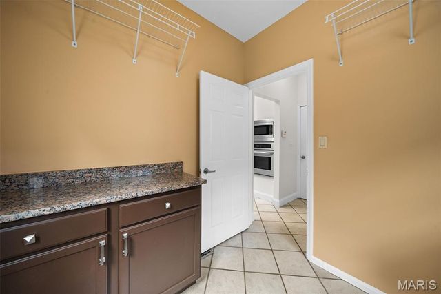 2582 Christopher Oaks Court, Unincorporated, MO 63129