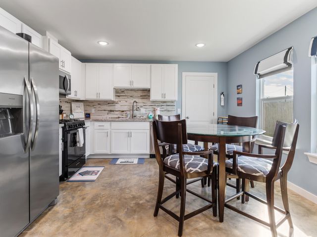 729 Flycatcher Drive, Palacios, TX 77465