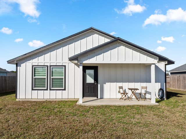 729 Flycatcher Drive, Palacios, TX 77465