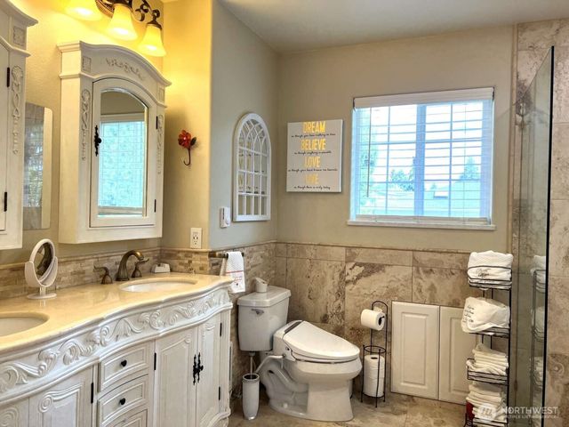 11858 SE 236th Street, Kent, WA 98031