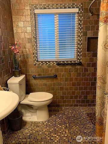 11858 SE 236th Street, Kent, WA 98031