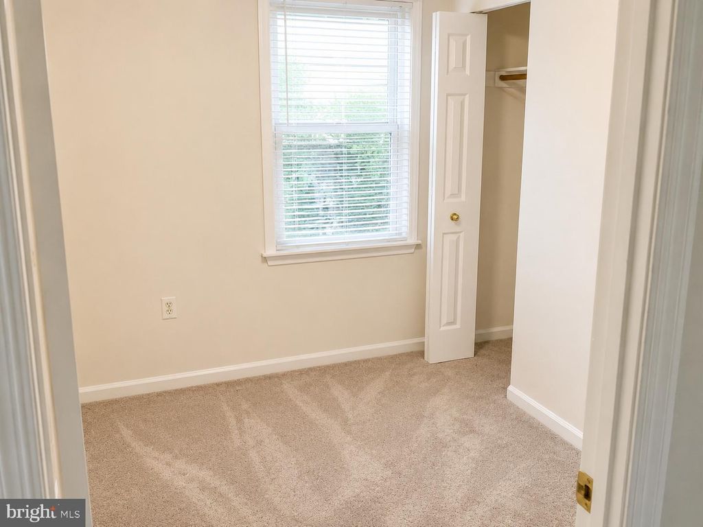 Image 16 of property listing at 650 TETON DR, Lothian, MD 20711