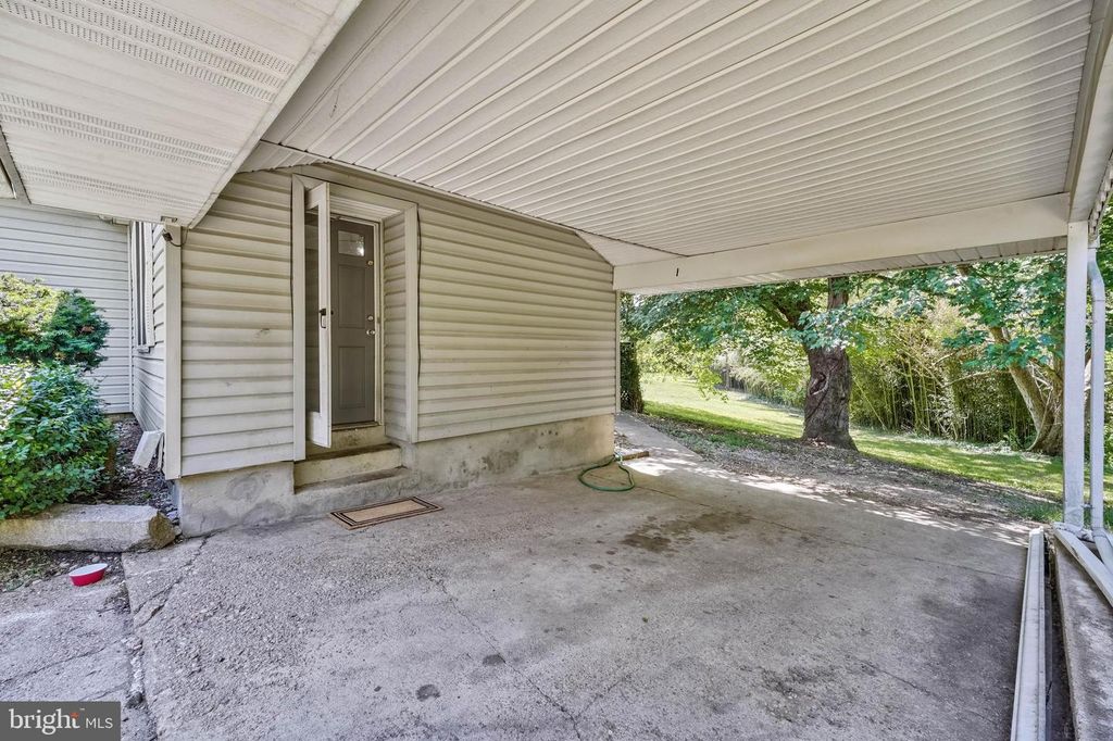 Image 25 of property listing at 650 TETON DR, Lothian, MD 20711