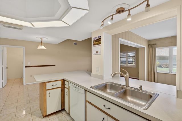 5852 LINCOLN ROAD, Venice, FL 34293