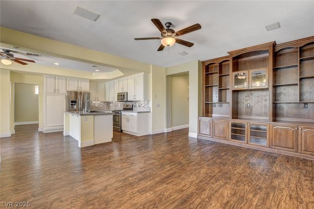 408 Silver Prairie Court, Las Vegas, NV 89144