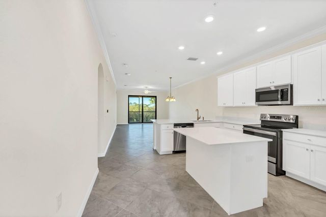 17510 GAWTHROP DRIVE 404, Bradenton, FL 34211