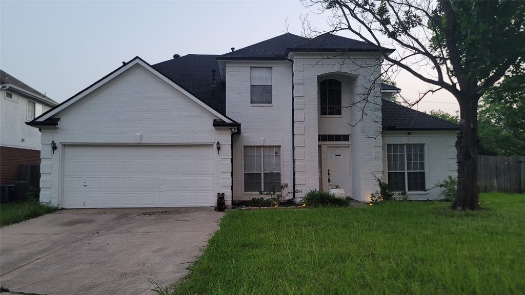 5917 Lakeview Court, Haltom City, TX 76137