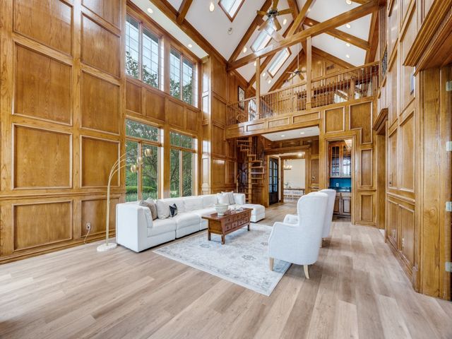 362 Woodland Hills Drive, Sherman, TX 75092