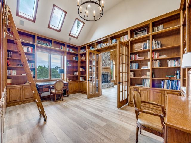 362 Woodland Hills Drive, Sherman, TX 75092