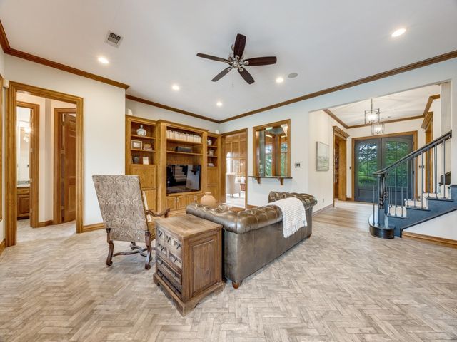 362 Woodland Hills Drive, Sherman, TX 75092