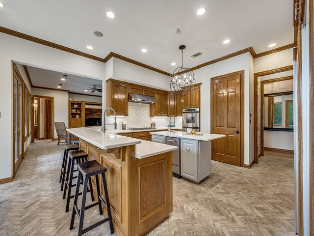 362 Woodland Hills Drive, Sherman, TX 75092