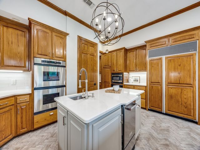 362 Woodland Hills Drive, Sherman, TX 75092