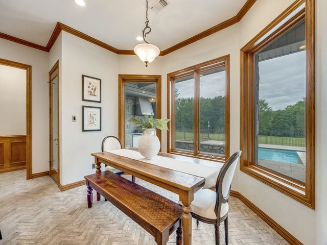 362 Woodland Hills Drive, Sherman, TX 75092