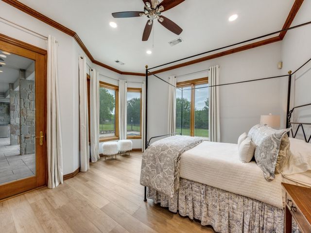 362 Woodland Hills Drive, Sherman, TX 75092