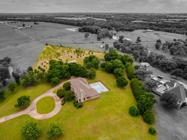362 Woodland Hills Drive, Sherman, TX 75092