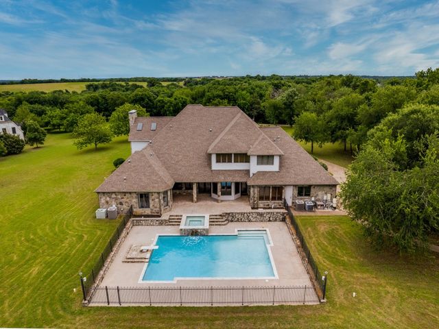 362 Woodland Hills Drive, Sherman, TX 75092