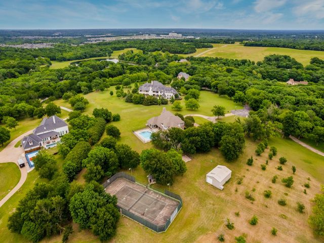 362 Woodland Hills Drive, Sherman, TX 75092