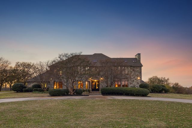 362 Woodland Hills Drive, Sherman, TX 75092