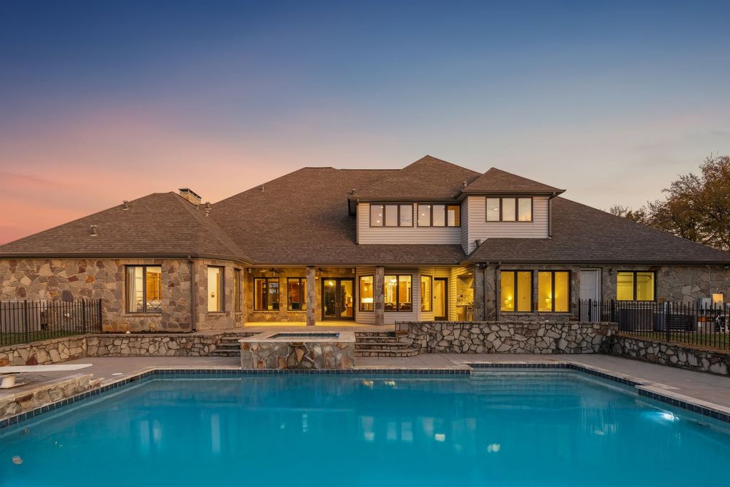 362 Woodland Hills Drive, Sherman, TX 75092