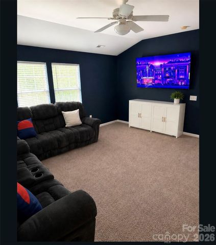 9025 Davis Crossing Court, Charlotte, NC 28269