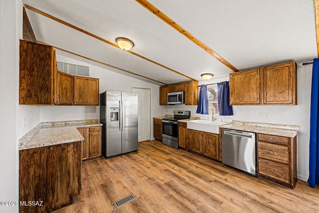 13875 E Collie Drive, Vail, AZ 85641