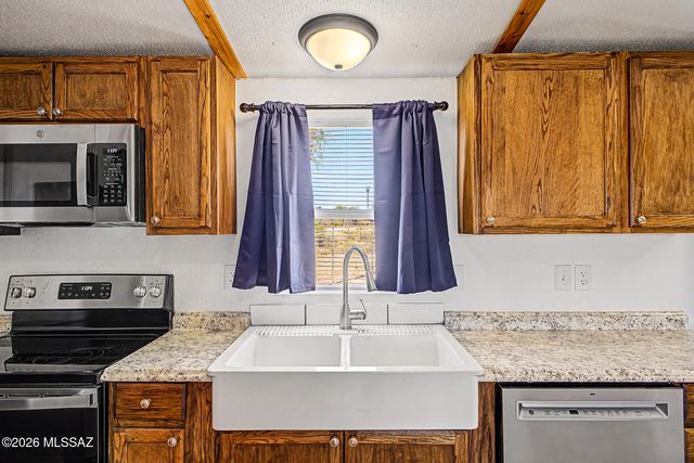 13875 E Collie Drive, Vail, AZ 85641