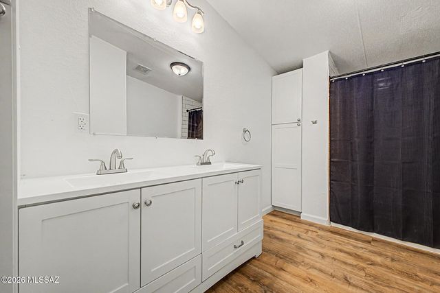 13875 E Collie Drive, Vail, AZ 85641