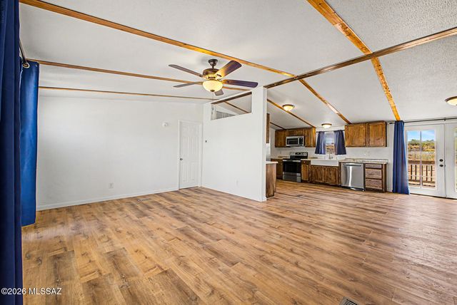 13875 E Collie Drive, Vail, AZ 85641