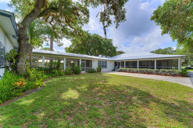 1270 Riverbend Drive, La Belle, FL 33935