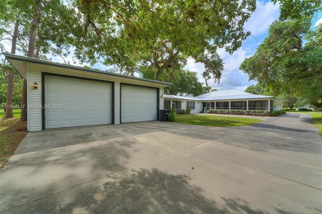 1270 Riverbend Drive, La Belle, FL 33935