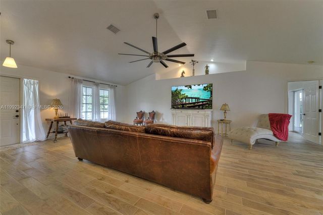 1270 Riverbend Drive, La Belle, FL 33935